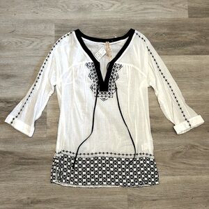 NWT boutique brand BAILEY44 boho 100% cotton embroidered summer blouse top.